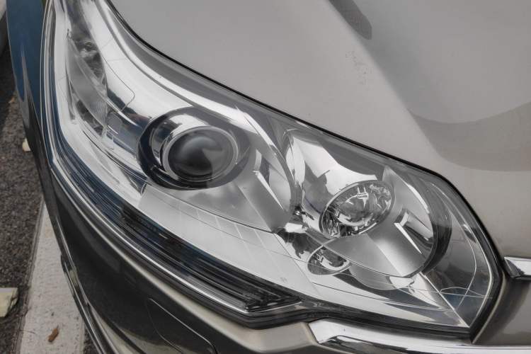 Used Citroen C5 2010 2.3L Automatic Luxury Edition Right Front Headlight