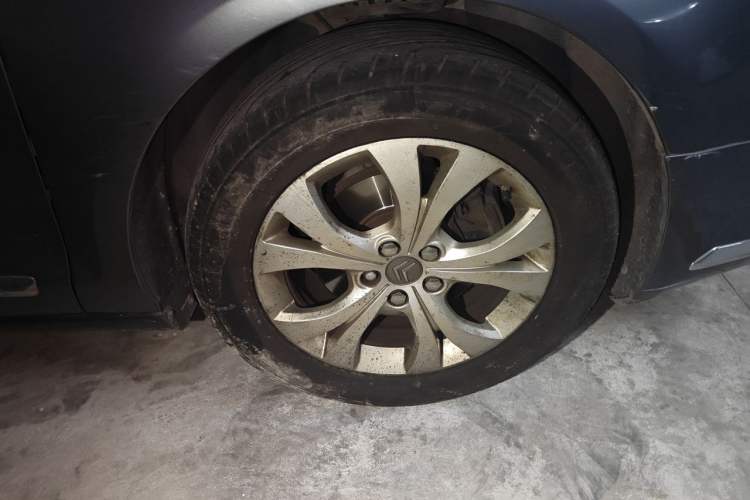 Used Citroen C5 2010 2.3L Automatic Luxury Edition Right Front Wheel Hub