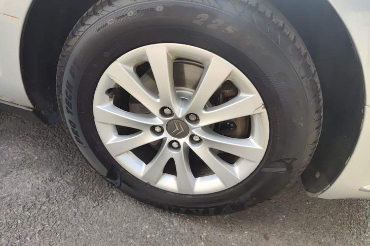 Used Citroen C5 2010 2.3L Automatic ZunYa Trim Right Front Wheel Hub