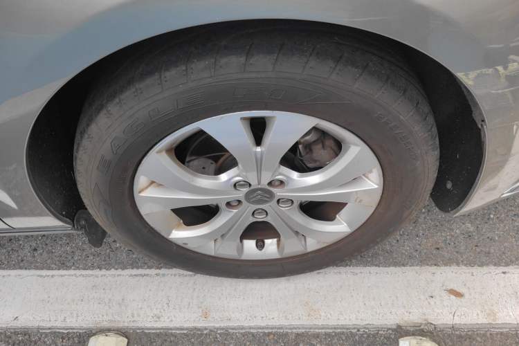 Used Citroen C5 2010 2.3L Automatic Luxury Edition Right Front Wheel Hub