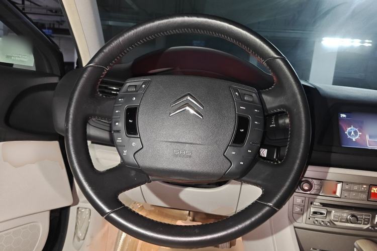 Used Citroen C5 2010 2.3L Automatic Luxury Edition Steering Wheel