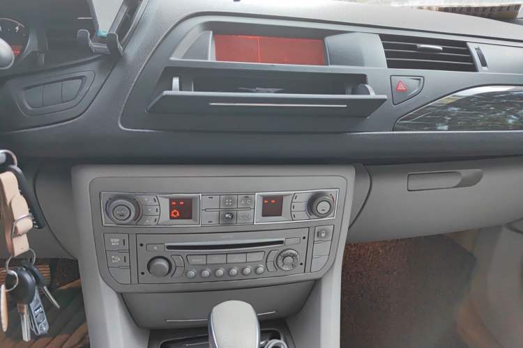 Used Citroen C5 2010 2.3L Automatic ZunYa Trim Audio And AC Panel
