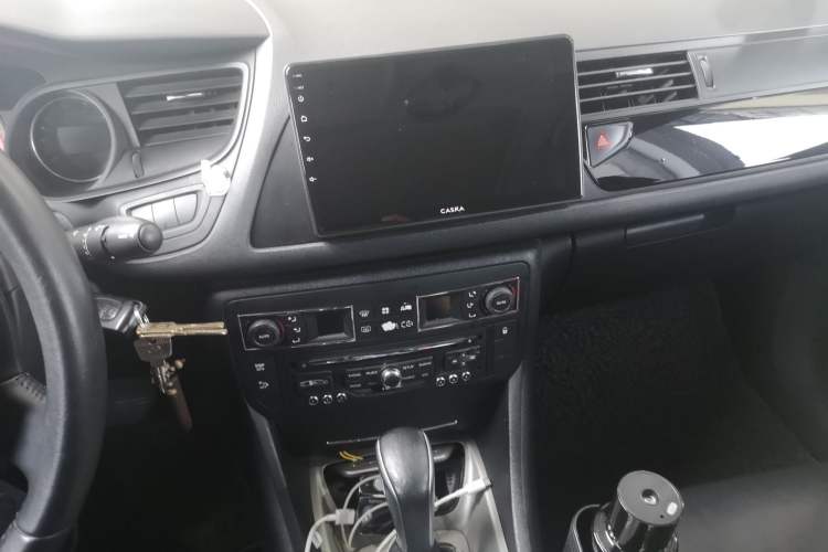 Used Citroen C5 2010 2.3L Automatic Luxury Edition Audio And AC Panel