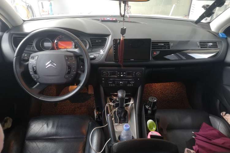 Used Citroen C5 2010 2.3L Automatic Luxury Edition Center Console