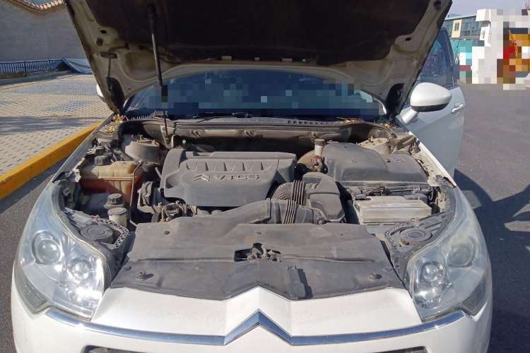 Used Citroen C5 2010 2.3L Automatic Luxury Edition Engine Bay