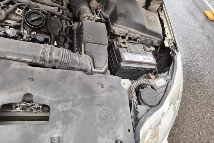 Used Citroen C5 2010 3.0L Automatic Flagship Edition Engine Bay Left