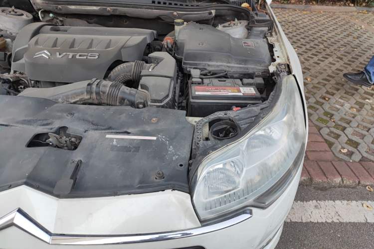 Used Citroen C5 2010 2.3L Automatic ZunYa Trim Engine Bay Left