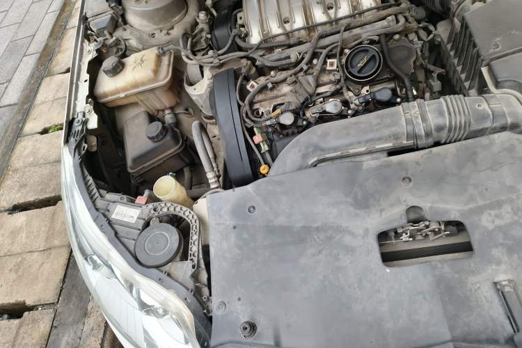 Used Citroen C5 2010 3.0L Automatic Flagship Edition Engine Bay Right