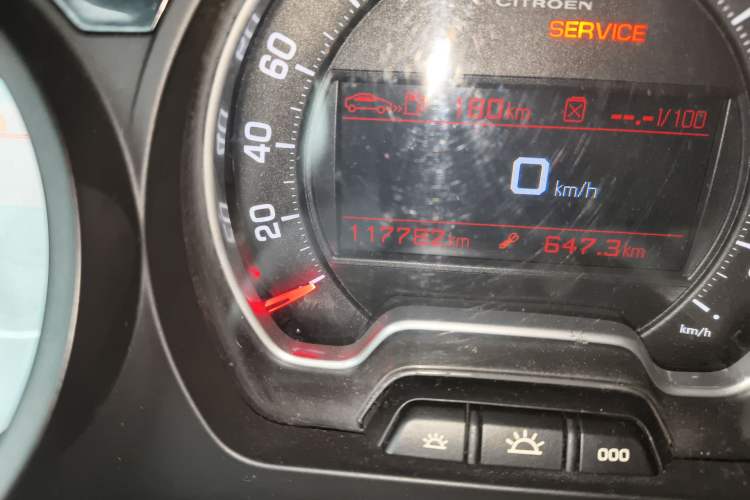 Used Citroen C5 2010 3.0L Automatic Flagship Edition Odometer Close Up