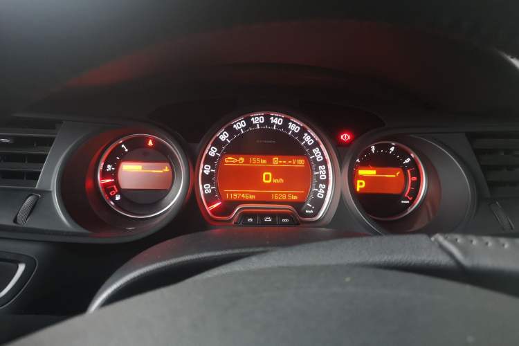 Used Citroen C5 2010 2.3L Automatic Luxury Edition Odometer Close Up