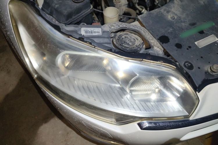 Used Citroen C5 2010 2.3L Automatic ZunYa with Navigation Right Front Headlight