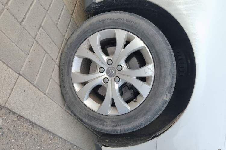 Used Citroen C5 2010 2.3L Automatic Luxury Edition Right Front Wheel Hub