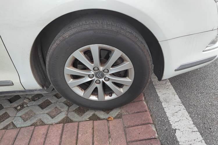 Used Citroen C5 2010 2.3L Automatic ZunYa Trim Right Front Wheel Hub