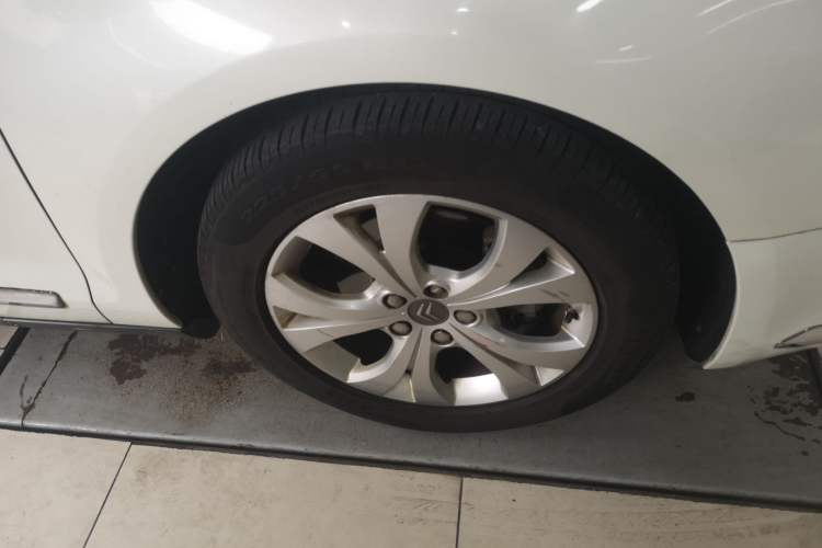 Used Citroen C5 2010 2.3L Automatic Luxury Edition Right Front Wheel Hub