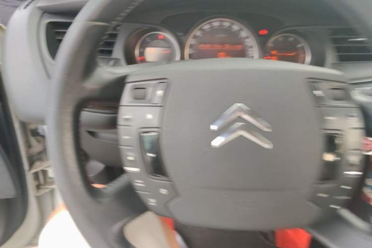 Used Citroen C5 2010 2.3L Automatic Luxury Edition Steering Wheel