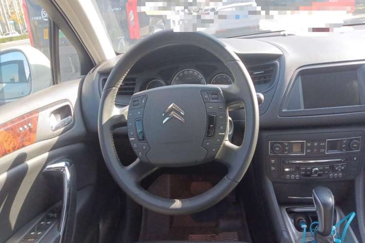 Used Citroen C5 2010 2.3L Automatic Luxury Edition Steering Wheel