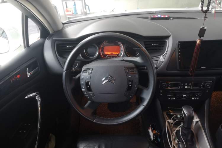 Used Citroen C5 2010 2.3L Automatic Luxury Edition Steering Wheel