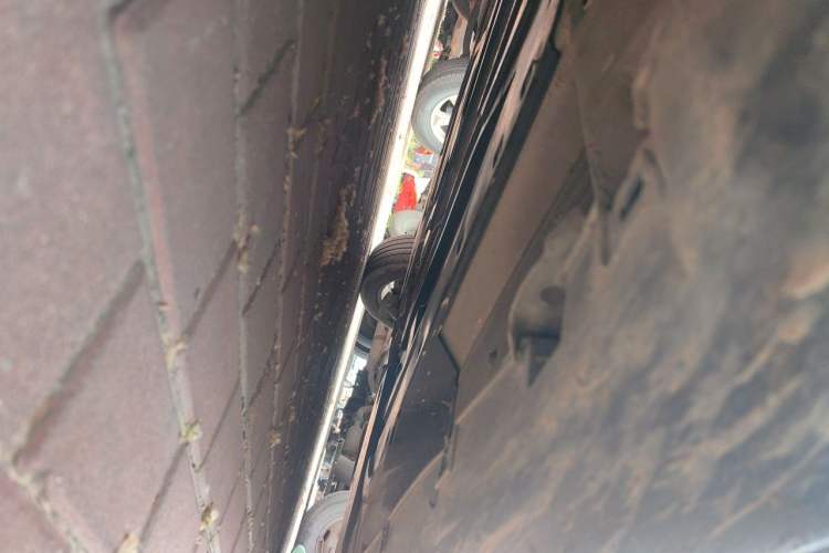 Used Citroen C5 2010 2.3L Automatic ZunYa Trim Chassis Front Left