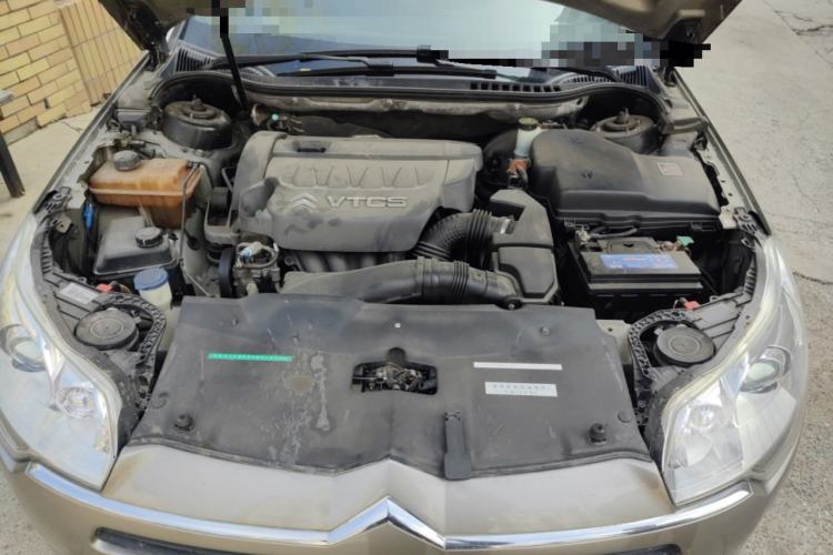 Used Citroen C5 2010 2.3L Automatic Luxury Edition Engine Bay