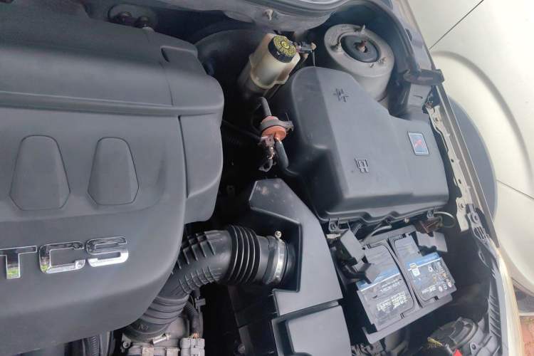 Used Citroen C5 2010 2.3L Automatic ZunYa Trim Engine Bay Left
