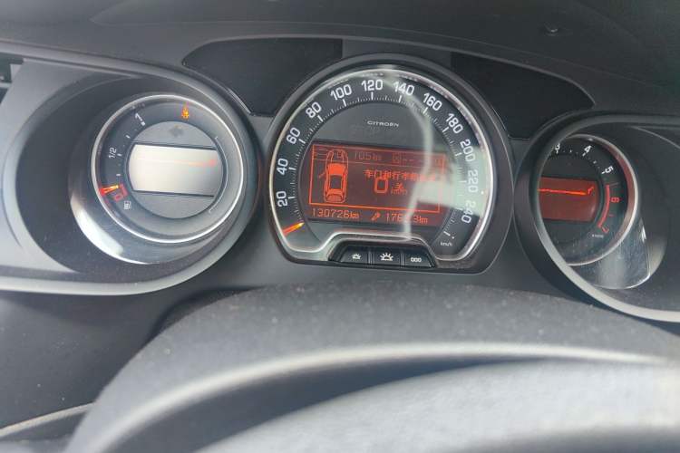 Used Citroen C5 2010 2.3L Automatic ZunYa Trim Odometer Close Up
