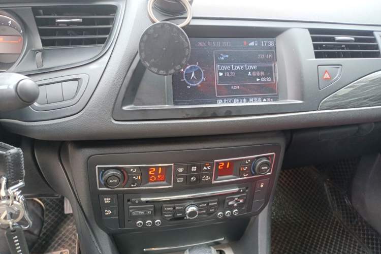 Used Citroen C5 2011 Dongfang Zhilü 3.0L Automatic Flagship Model Audio And AC Panel