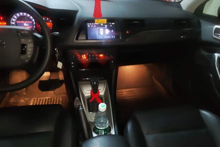 Used Citroen C5 2011 Dongfang Zhilü 3.0L Automatic Flagship Model Audio And AC Panel