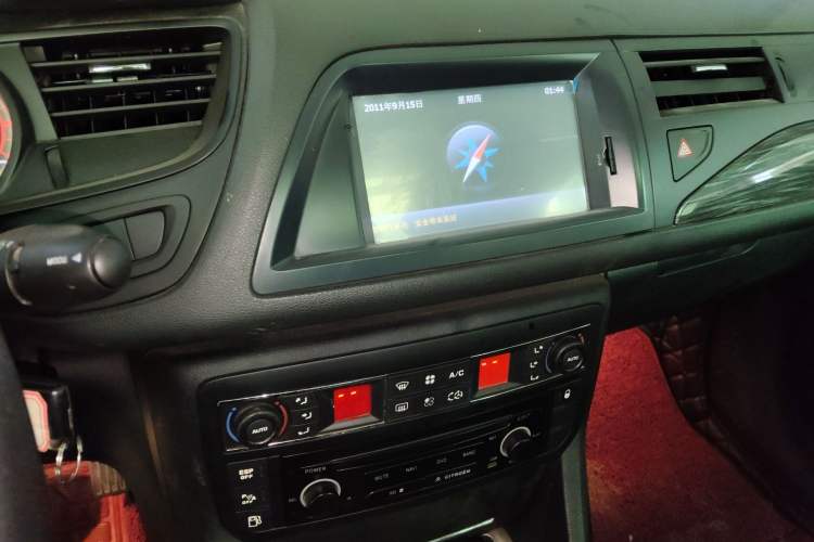 Used Citroen C5 2011 2.3L Automatic Zunyu Version Audio And AC Panel