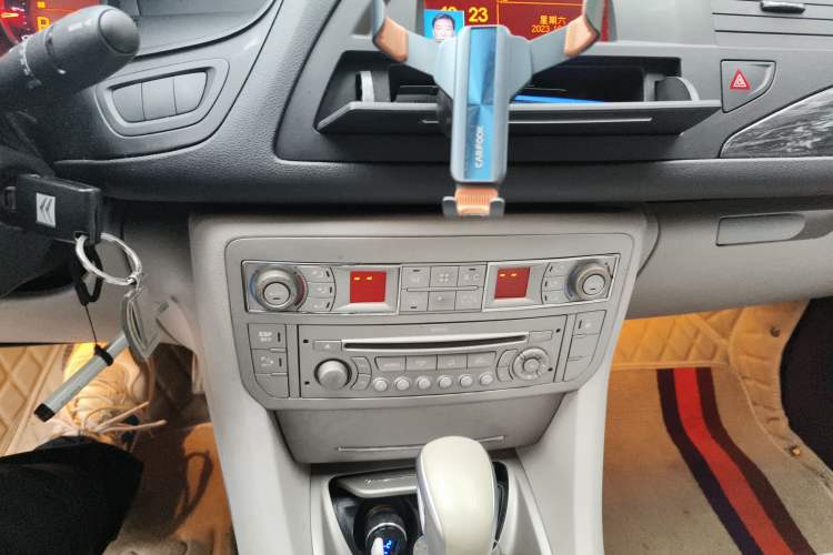 Used Citroen C5 2011 Dongfang Zhilü 2.3L Zunya Model Audio And AC Panel
