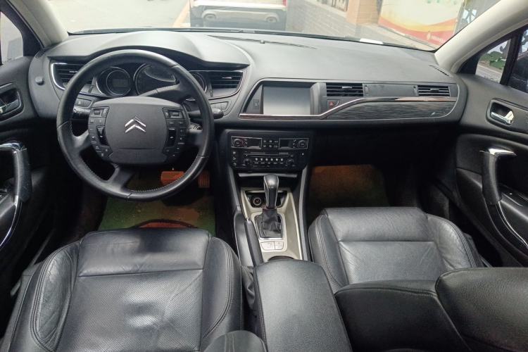 Used Citroen C5 2011 2.3L Automatic Zunyu Version Center Console