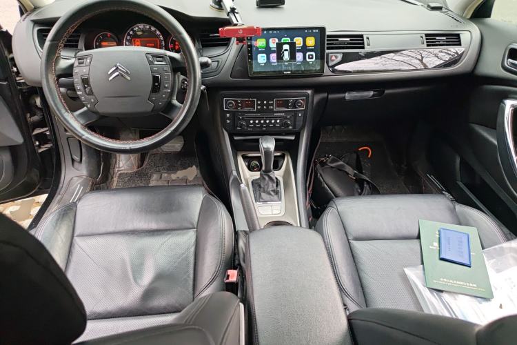 Used Citroen C5 2011 Dongfang Zhilü 2.3L Automatic Luxury Model Center Console