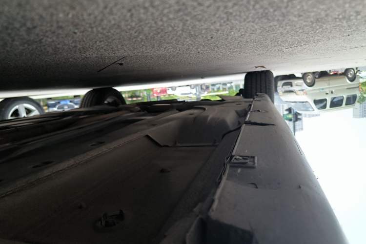 Used Citroen C5 2011 2.3L Automatic Zunyu Version Chassis Front Right