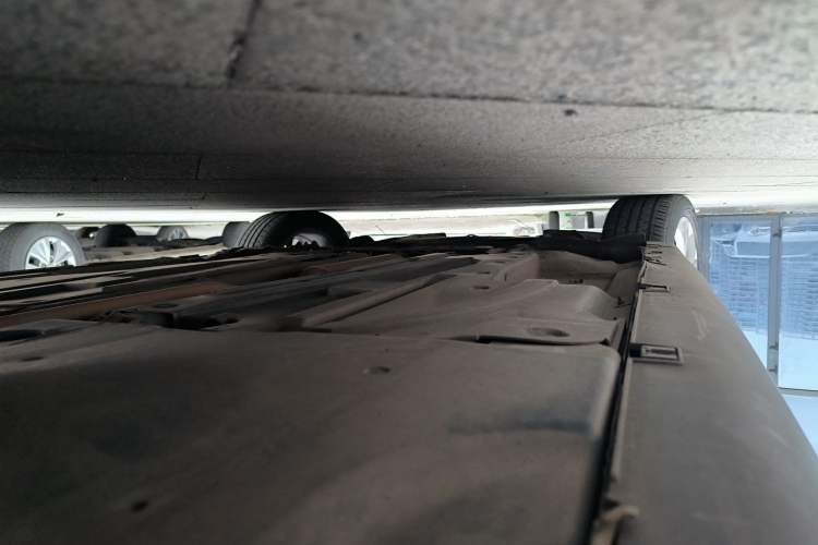 Used Citroen C5 2011 2.3L Automatic Zunyu Version Chassis Rear Left
