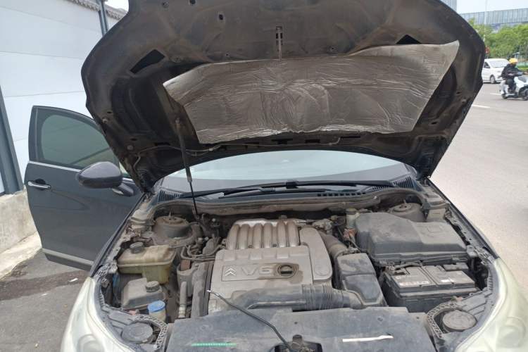 Used Citroen C5 2011 Dongfang Zhilü 3.0L Automatic Flagship Model Engine Bay