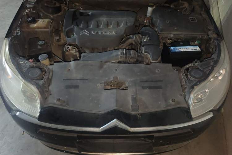 Used Citroen C5 2011 2.3L Automatic Zunyu Version Engine Bay