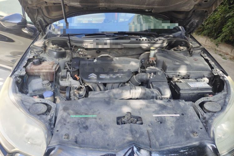 Used Citroen C5 2011 2.0L Automatic Comfort Edition Engine Bay