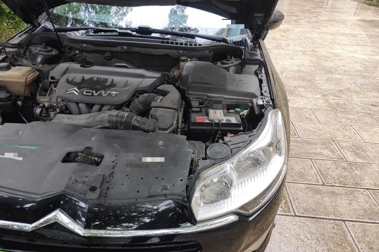 Used Citroen C5 2011 2.0L Manual Comfort Edition Engine Bay Left