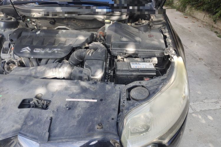 Used Citroen C5 2011 2.0L Automatic Comfort Edition Engine Bay Left