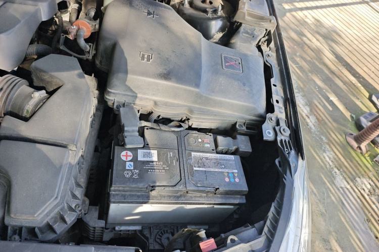 Used Citroen C5 2011 Dongfang Zhilü 2.3L Automatic Zunyu Model Engine Bay Left