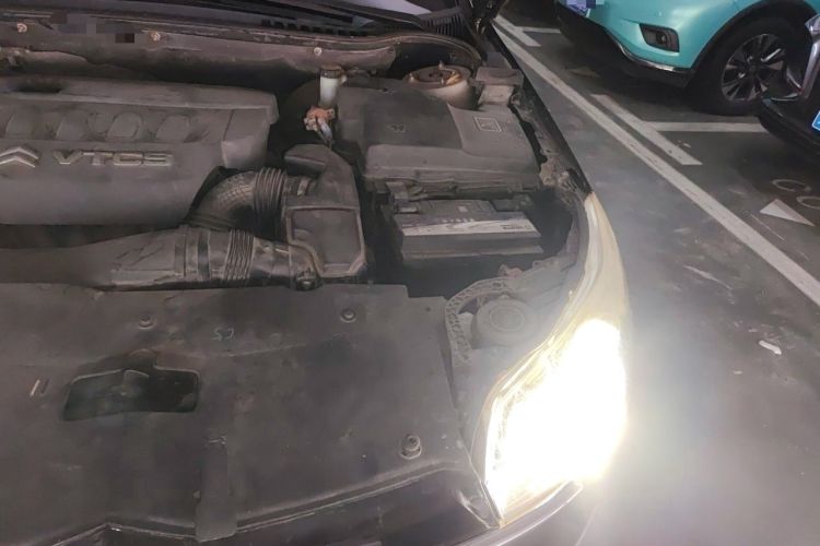 Used Citroen C5 2011 2.3L Automatic Prestige Edition Engine Bay Left