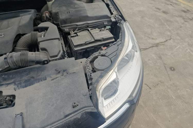 Used Citroen C5 2011 2.3L Automatic Zunyu Version Engine Bay Left