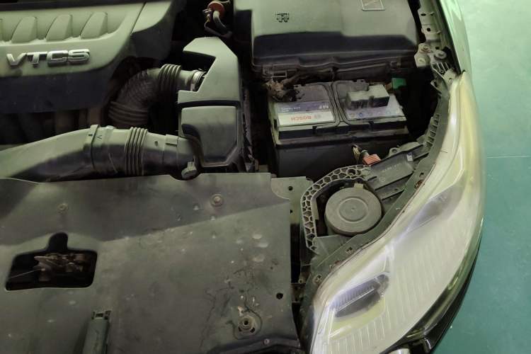 Used Citroen C5 2011 2.3L Automatic Zunyu Version Engine Bay Left