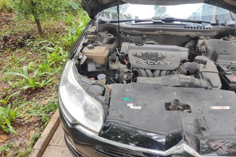 Used Citroen C5 2011 2.0L Manual Comfort Edition Engine Bay Right