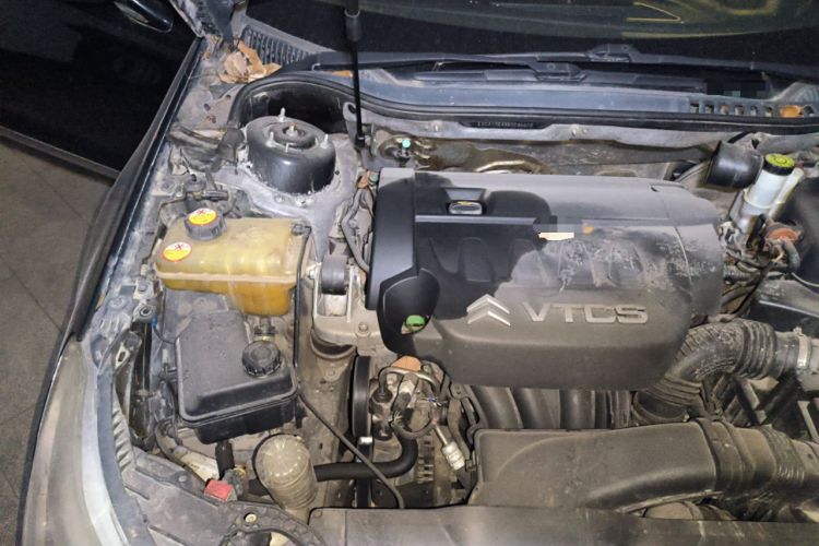 Used Citroen C5 2011 2.3L Automatic Zunyu Version Engine Bay Right
