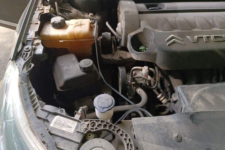 Used Citroen C5 2011 Dongfang Zhilü 2.3L Automatic Luxury Model Engine Bay Right