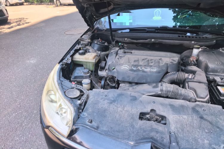 Used Citroen C5 2011 2.3L Automatic Luxury Version Engine Bay Right