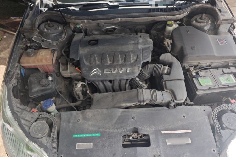 Used Citroen C5 2011 2.0L Automatic Comfort Edition Engine Bay