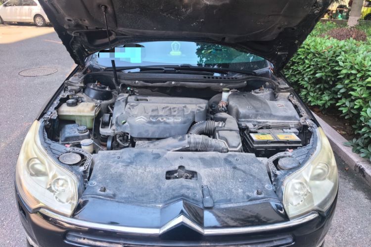 Used Citroen C5 2011 2.3L Automatic Luxury Version Engine Bay