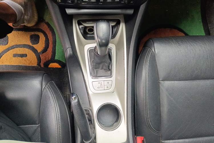 Used Citroen C5 2011 2.3L Automatic Zunyu Version Gear Lever