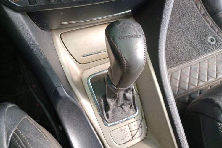 Used Citroen C5 2011 Dongfang Zhilü 2.3L Automatic Luxury Model Gear Lever